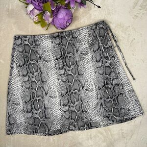 Altard State Black and White Snake Print Skirt